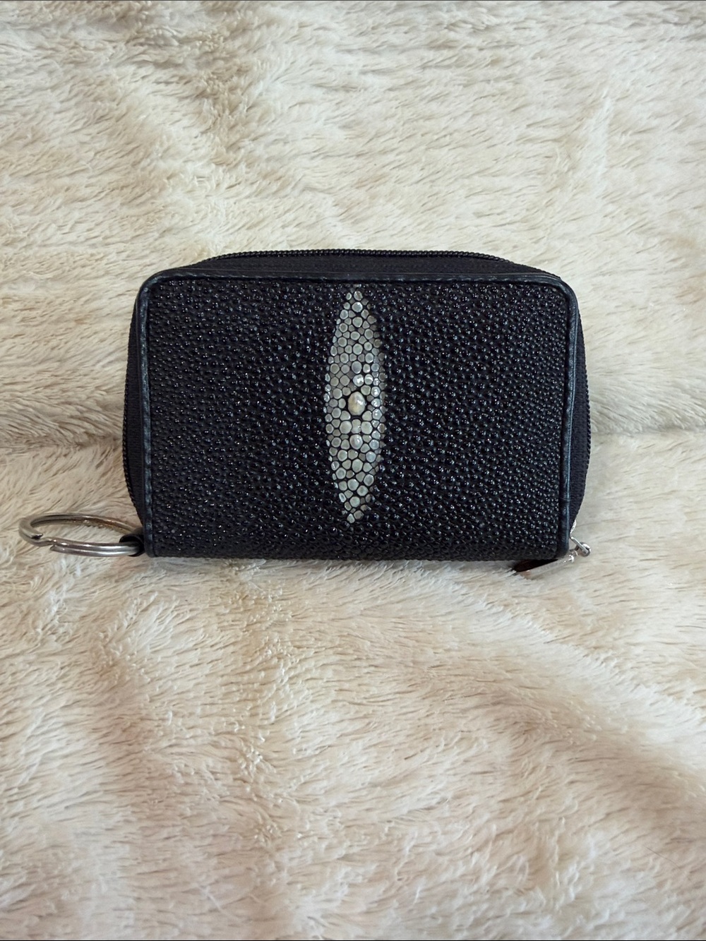Black Stingray Textured Zip Wallet with Keyring